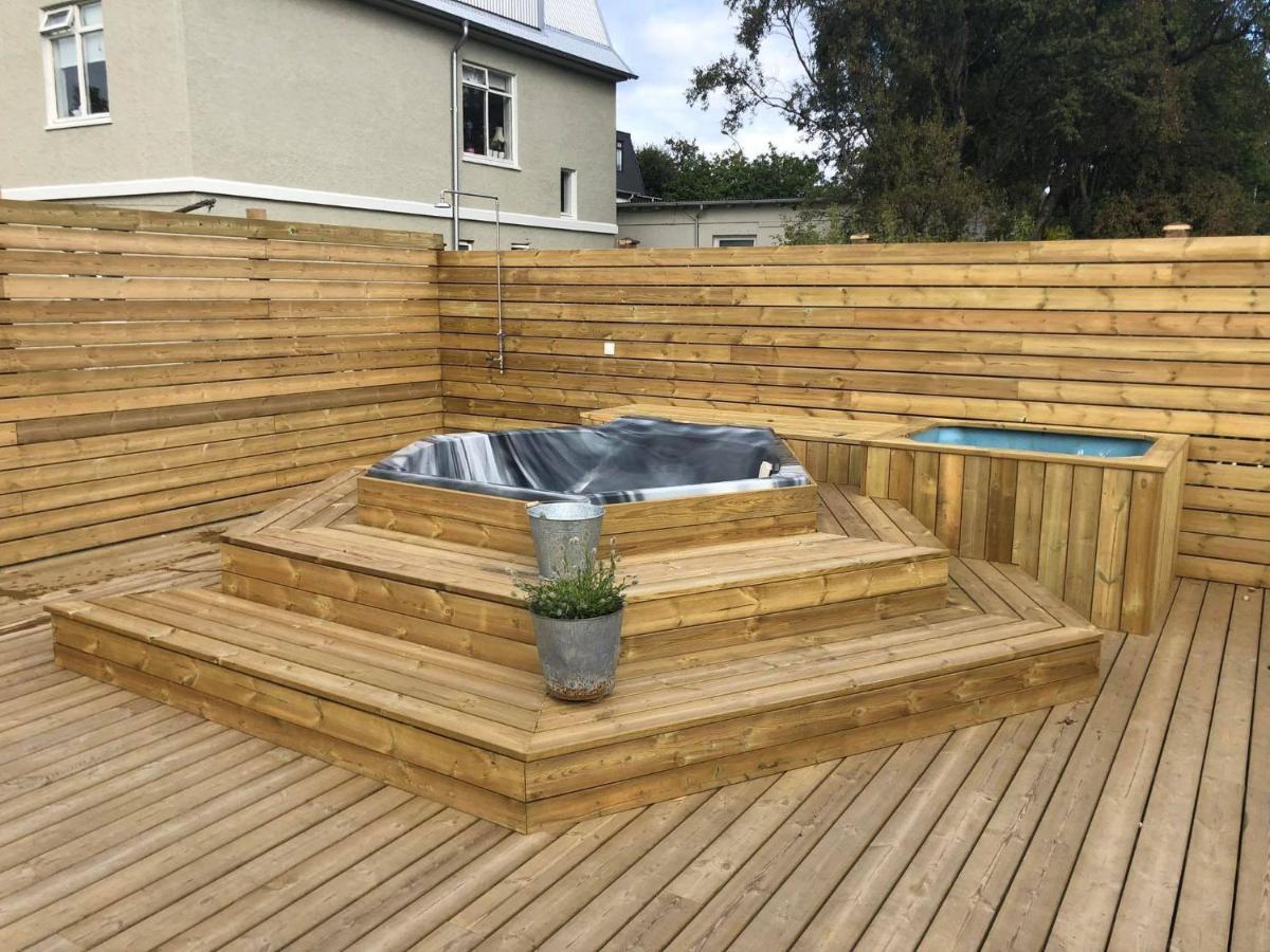 Lovely Studio Apartment With Hot Tub Reikiavik Exterior foto